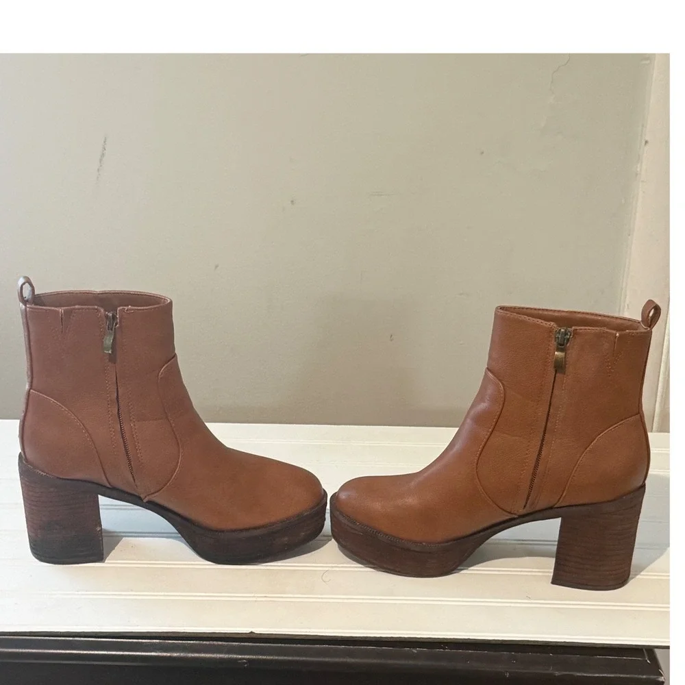 House of Harlow 1960 Ankle Boots Platform Block Heel 7.5 Brown Exc Cognac Wood